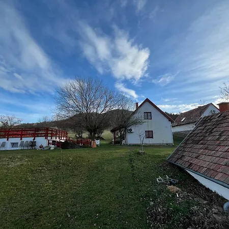 Casa de Férias Erdodi Liget Badacsony Hegyen *